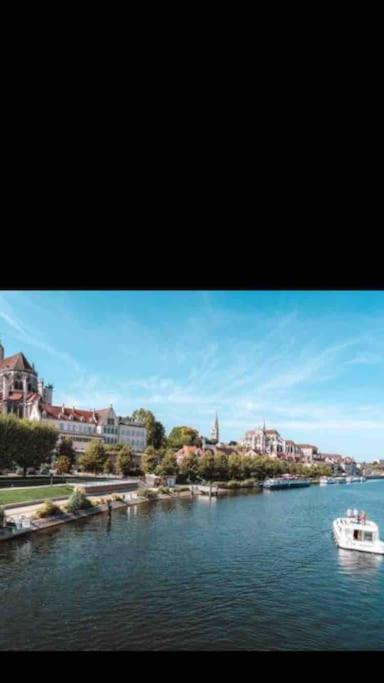 Bel Appart Au Bord De L'Eau Proche Gare Avec Wifi Auxerre Exterior foto