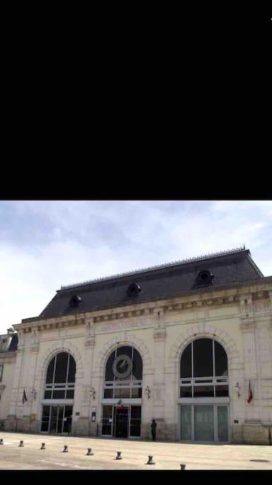 Bel Appart Au Bord De L'Eau Proche Gare Avec Wifi Auxerre Exterior foto
