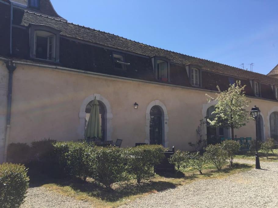 Bel Appart Au Bord De L'Eau Proche Gare Avec Wifi Auxerre Exterior foto