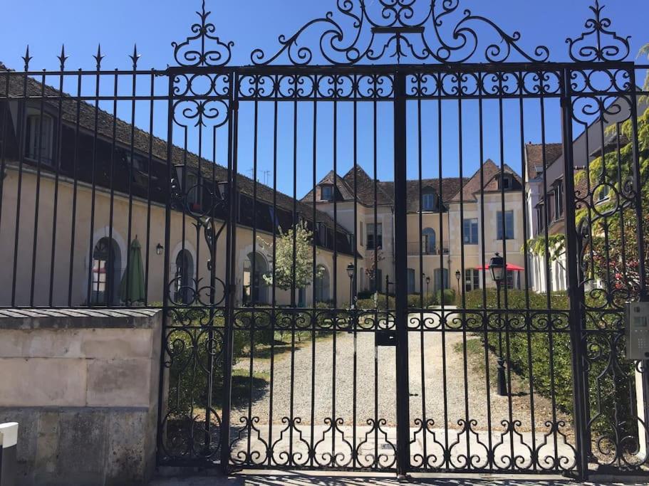 Bel Appart Au Bord De L'Eau Proche Gare Avec Wifi Auxerre Exterior foto